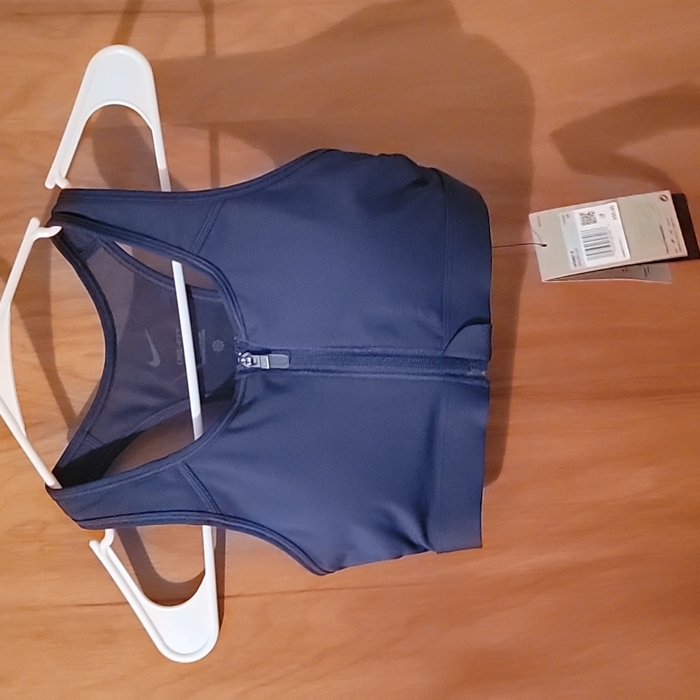 NWT Woman's Nike Sports Bra with a Front Zipper Navy with White Logo Size: XS